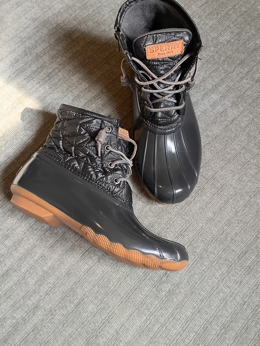 Sperry Women's Saltwater Quilted Waterproof Duck Boots Grey/Black Size 8